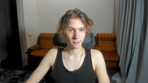 Snapshot of 0verlandd chatting on January 4, 10:38 am Adam online show from January 4, 10:38 am