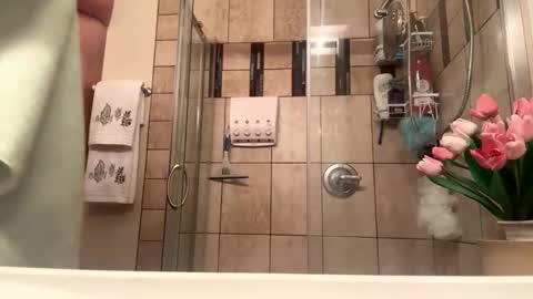 12sil online show from February 20, 1:57 pm