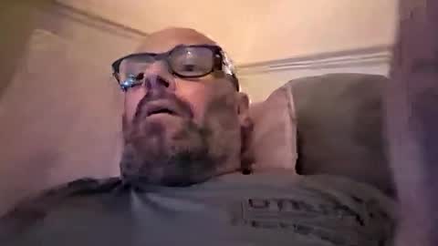 15chells online show from April 9, 4:10 am