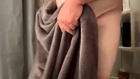 Snapshot of 1hunglo412 chatting on October 10, 4:06 am 1hunglo412 online show from October 10, 4:06 am