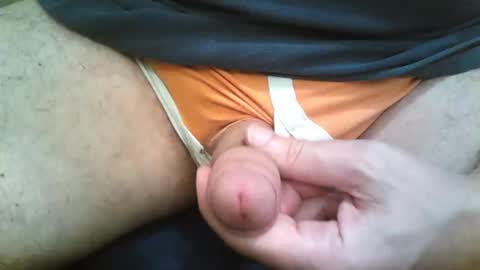 Snapshot of 2001uwuk chatting on October 14, 10:39 pm 2001uwuk online show from October 14, 10:39 pm