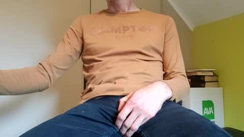 22_acacia_avenue online show from February 27, 4:06 pm