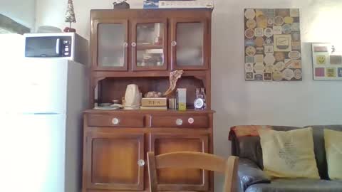 22esserre online show from December 6, 1:00 pm