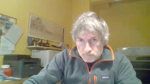 22esserre online show from December 10, 3:44 pm