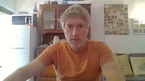 22esserre online show from September 25, 11:42 am