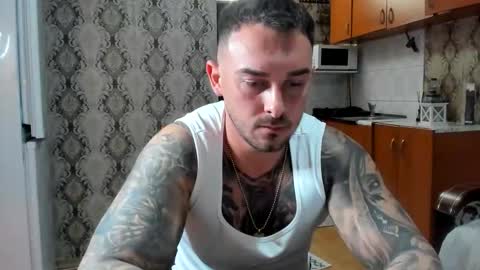 2sexymuscles online show from October 29, 8:45 pm