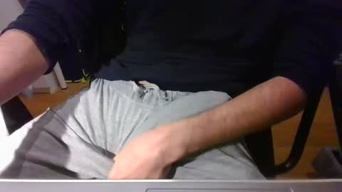 Snapshot of 3stepsaheadd chatting on December 5, 10:45 pm Steps online show from December 5, 10:45 pm