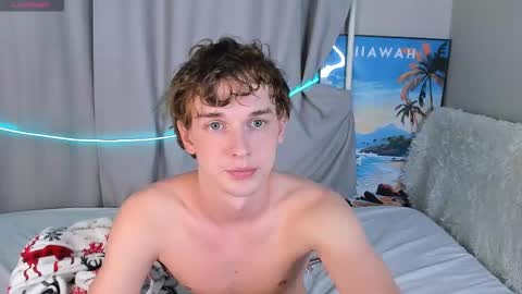 Snapshot of 4ever_dude chatting on September 19, 11:32 am Andrew online show from September 19, 11:32 am