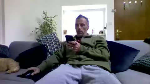 Num online show from December 14, 9:49 am