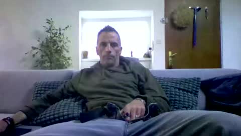 Num online show from January 11, 10:41 am