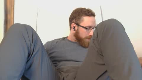 8InchesAndSomeHoles online show from January 14, 8:23 pm