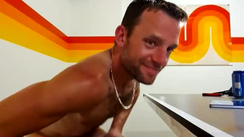 8inchwhiteboy88 online show from April 6, 4:46 am