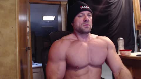 9 fat inches online show from December 4, 8:40 pm