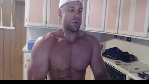 9 fat inches online show from June 6, 5:30 pm