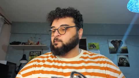 Snapshot of _alan_bear_ chatting on February 4, 5:23 pm Alan online show from February 4, 5:23 pm