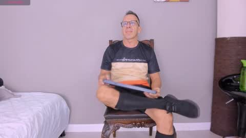 _axelking_ online show from October 21, 11:57 am