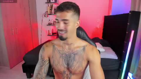 Duriel online show from July 28, 1:32 pm