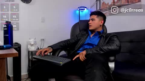 _juanes__ online show from October 24, 10:33 pm