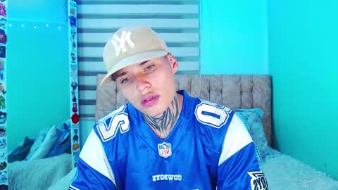 mod online show from December 22, 4:20 am