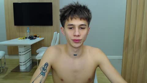 Snapshot of _kurt chatting on December 14, 3:40 am Kurt online show from December 14, 3:40 am