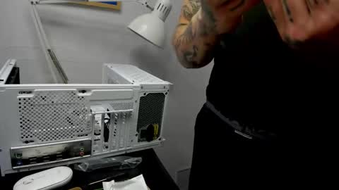 Layne online show from November 19, 4:29 pm