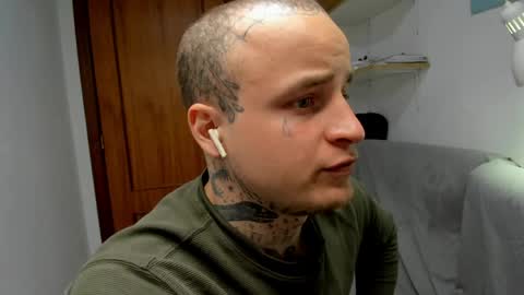 Layne online show from April 2, 1:08 pm