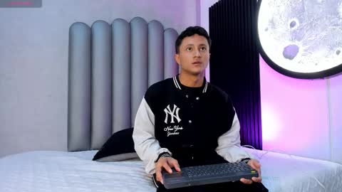 _leohot_ online show from November 16, 3:19 am