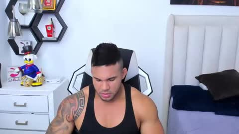 Snapshot of _matthew_santos_ chatting on February 10, 9:58 pm _matthew_santos_ online show from February 10, 9:58 pm