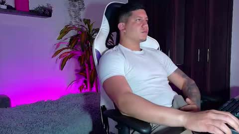 Roberto online show from November 8, 12:30 pm