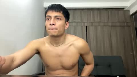 Juan Pablo-independent model online show from April 7, 10:43 pm