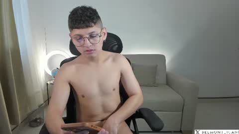 a_lejandro08 online show from July 26, 1:41 pm