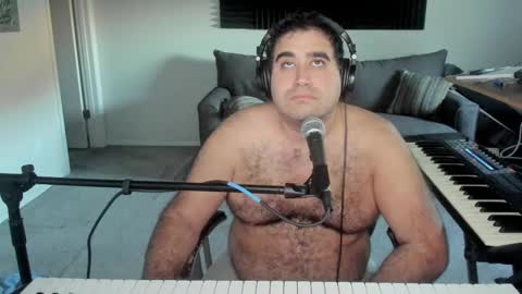 Aaron online show from October 26, 9:28 pm