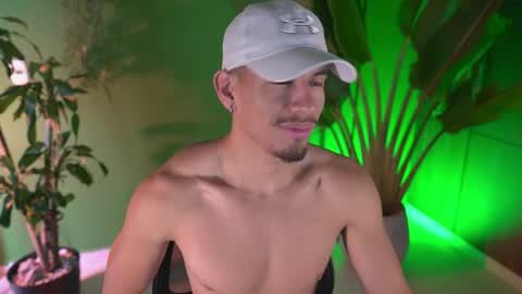 AARON  online show from April 6, 12:39 pm