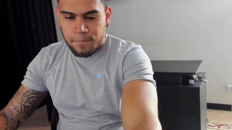 ig aaron hunter123 online show from April 4, 12:57 pm