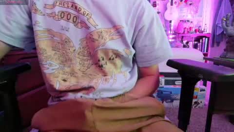 Aaron Skeetman online show from July 26, 4:42 am