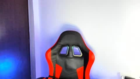 Independence model AbelAsburgo online show from July 16, 1:34 am