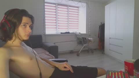 Snapshot of abobus123 chatting on December 5, 9:28 am hi cum in pvt noi extra tip online show from December 5, 9:28 am