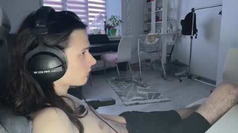 hi  cum in pvt noi extra tip online show from March 13, 1:52 pm