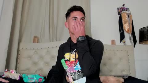 Adams online show from February 10, 10:40 pm