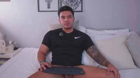 Adan Johns online show from July 28, 3:08 pm