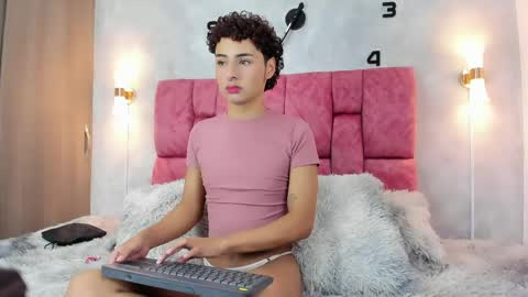          online show from May 30, 11:32 am