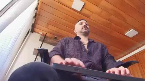 Juan online show from February 14, 5:30 pm