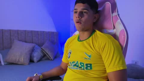 ADRIAN online show from May 29, 1:04 am