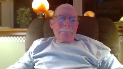 aguynrkfrd online show from May 31, 9:32 am