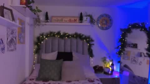 A H  online show from December 16, 4:19 am