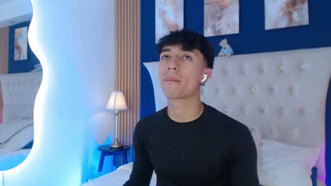 Aiden online show from April 10, 1:18 pm