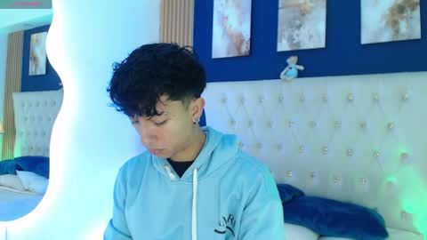 Aiden online show from April 17, 1:03 pm