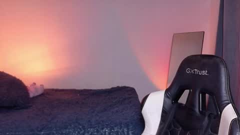 alan18n online show from April 4, 10:07 pm