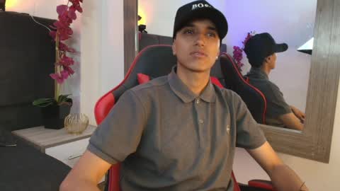 alan_colthon online show from June 3, 4:14 am