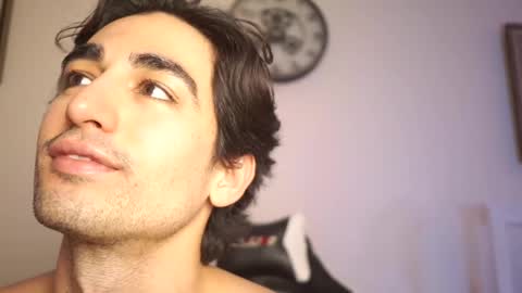 idenavarre online show from February 8, 10:19 pm